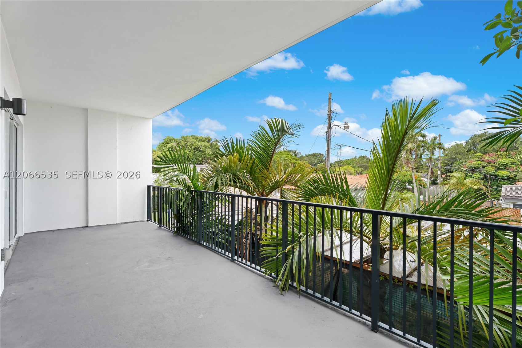 2010 SW 25th Ter #204, Miami FL 33133