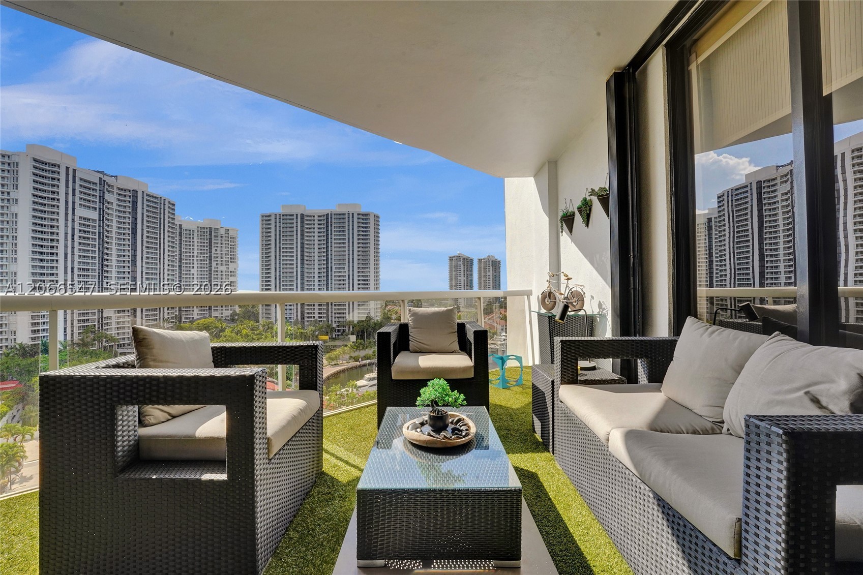 3610 Yacht Club Dr #1206, Aventura FL 33180