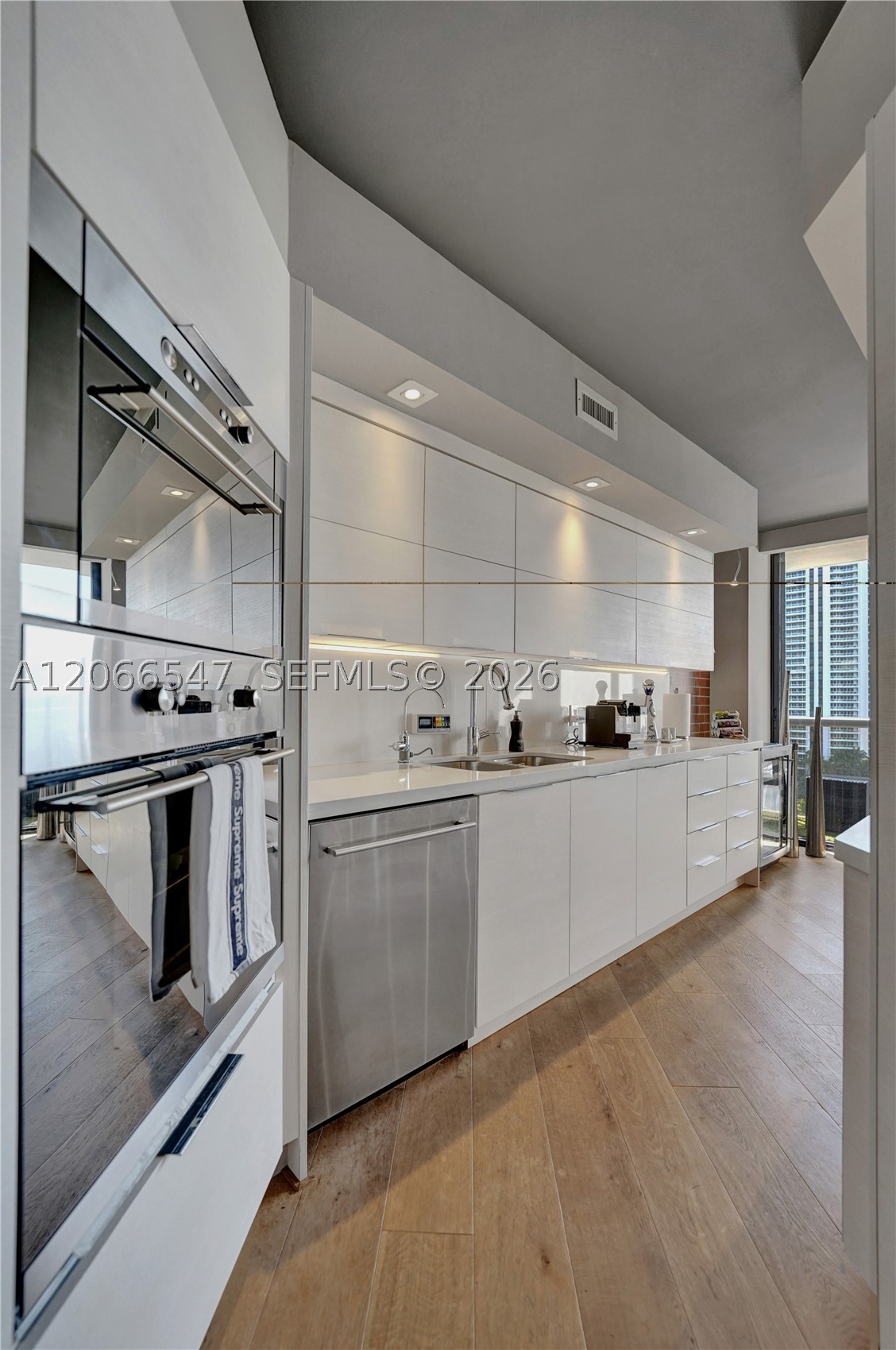3610 Yacht Club Dr #1206, Aventura FL 33180
