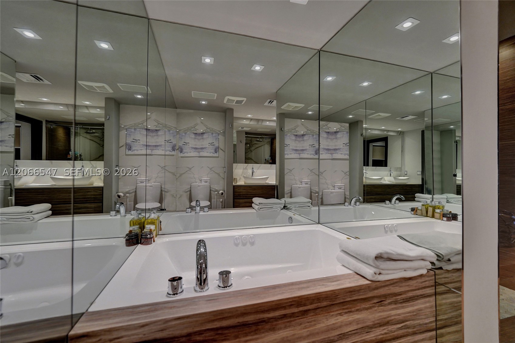 3610 Yacht Club Dr #1206, Aventura FL 33180
