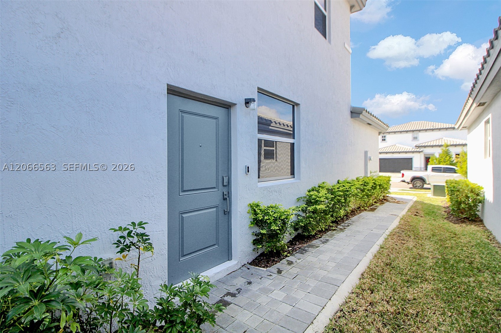 879 SE 26th Ter, Homestead FL 33035