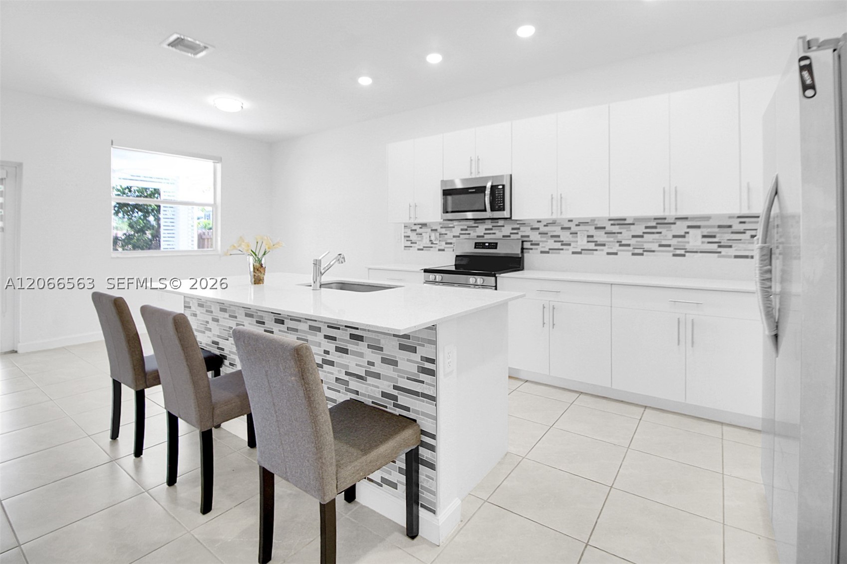 879 SE 26th Ter, Homestead FL 33035