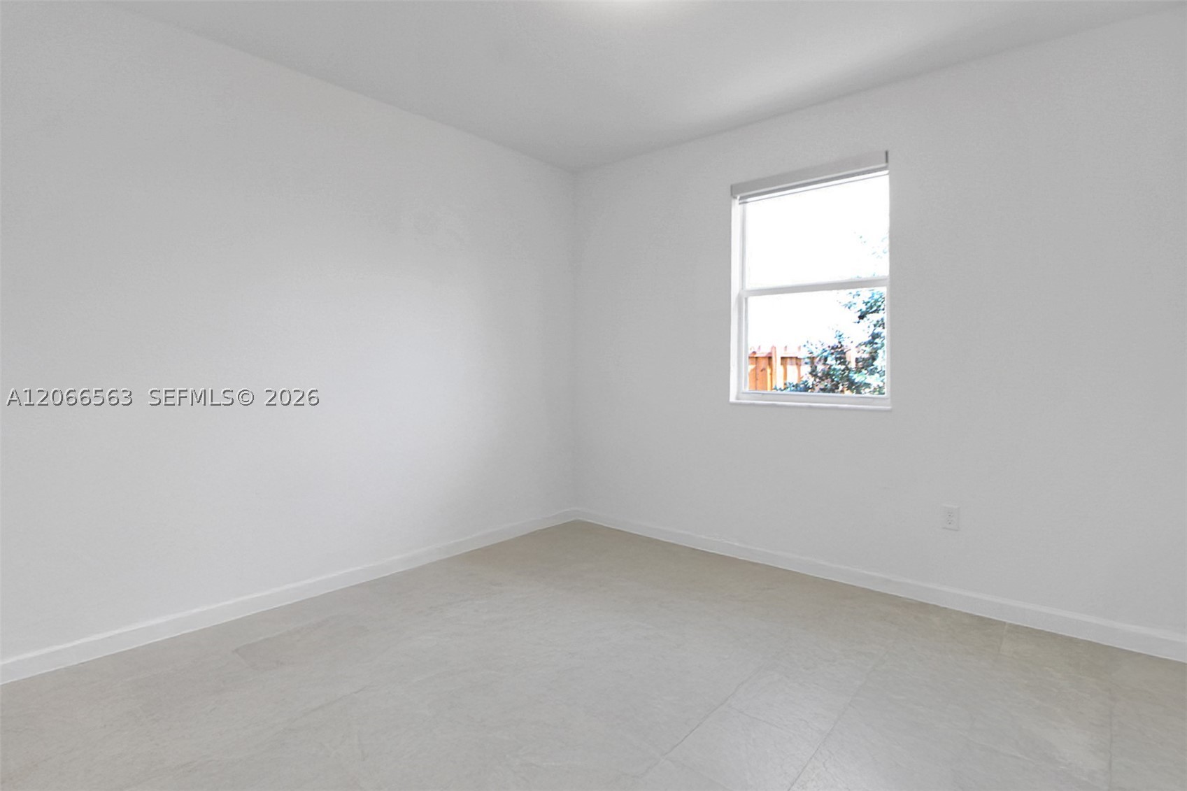 879 SE 26th Ter, Homestead FL 33035