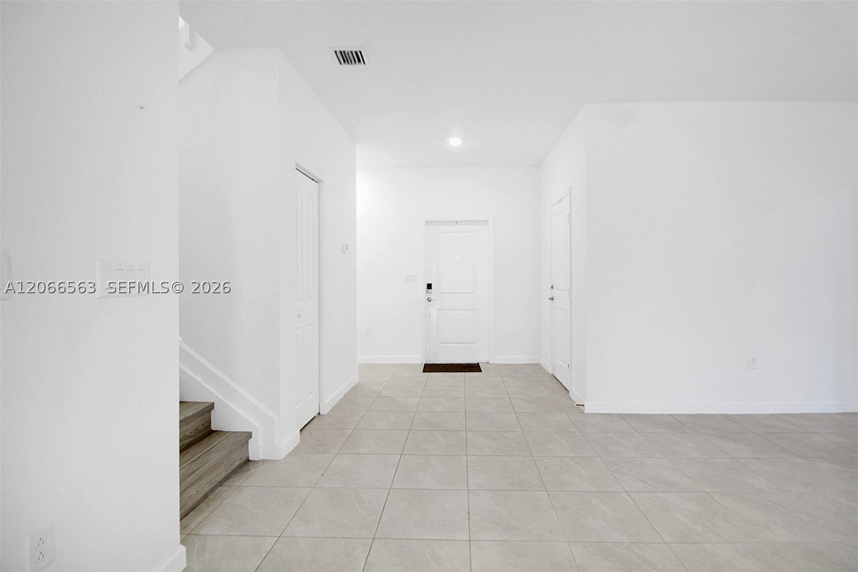879 SE 26th Ter, Homestead FL 33035