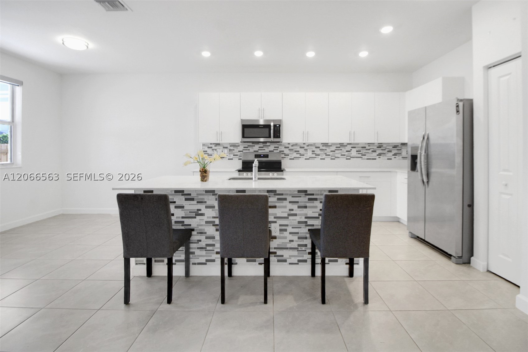 879 SE 26th Ter, Homestead FL 33035