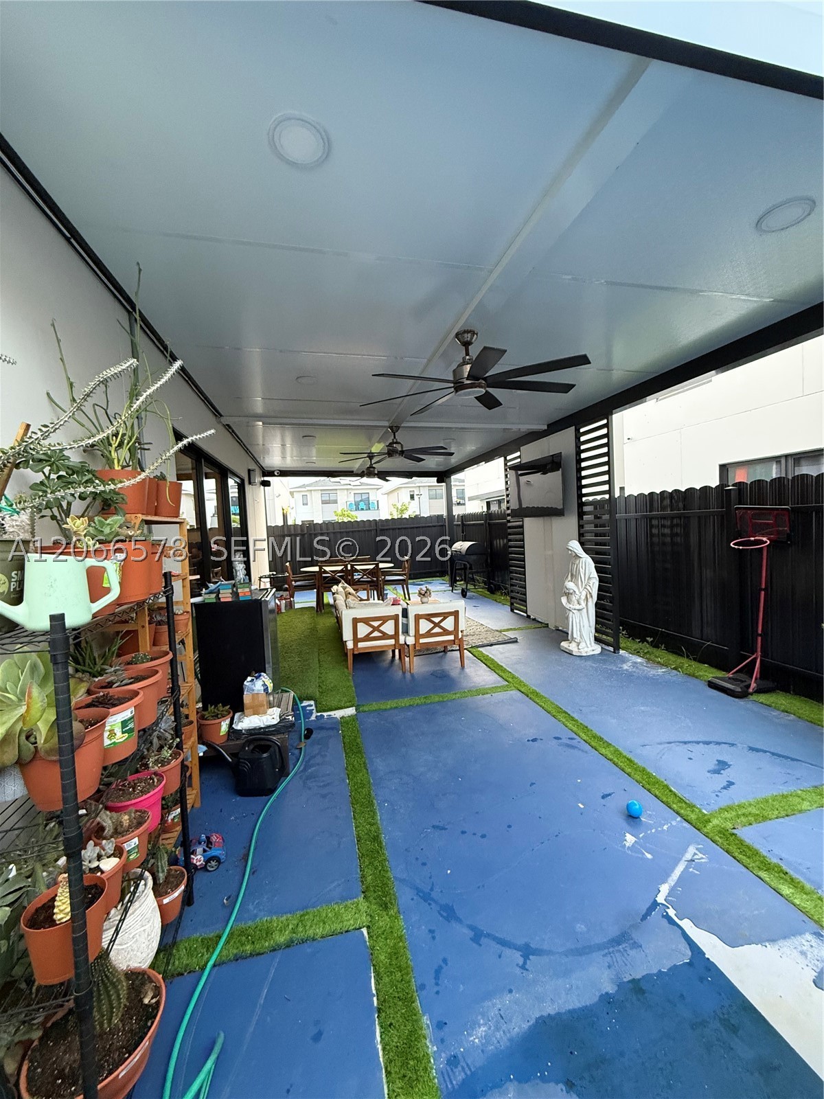 1387 NW 2nd Ln, Florida City FL 33034