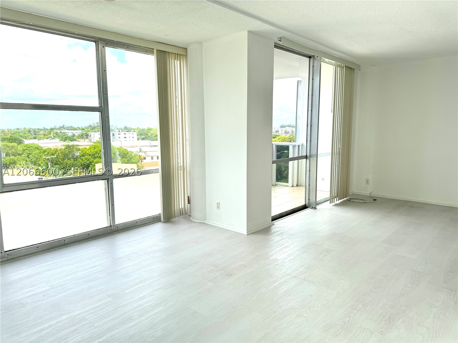 900 Bay Dr #523, Miami Beach FL 33141