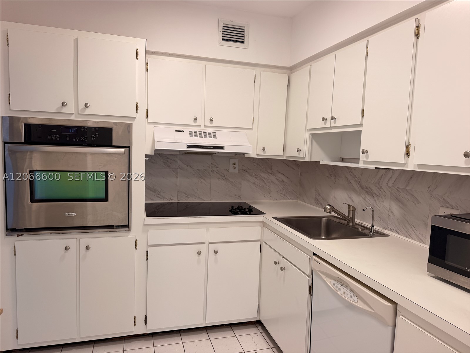 900 Bay Dr #523, Miami Beach FL 33141