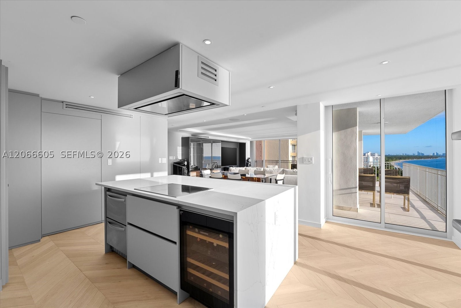 881 Ocean Dr #11H, Key Biscayne FL 33149