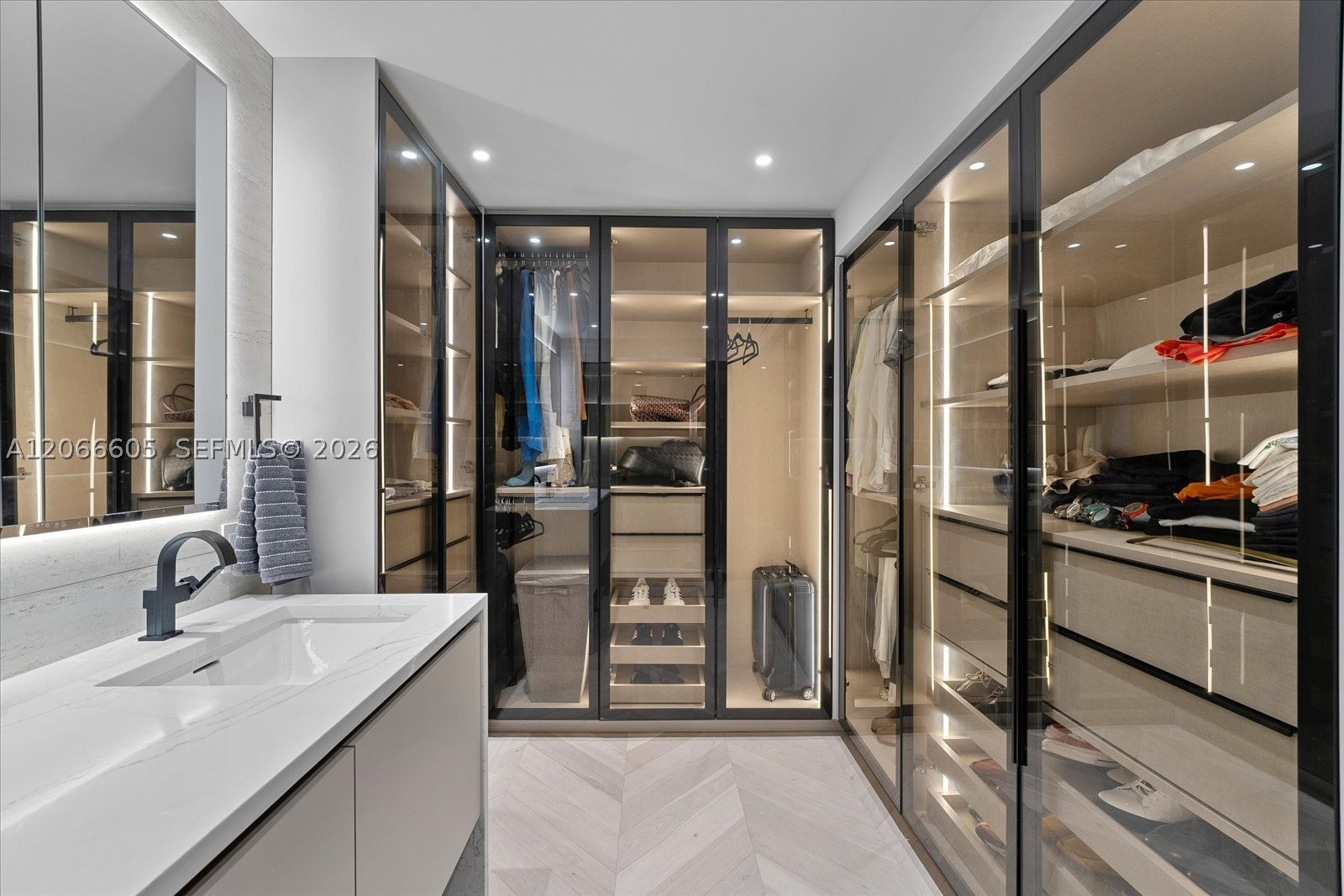 881 Ocean Dr #11H, Key Biscayne FL 33149
