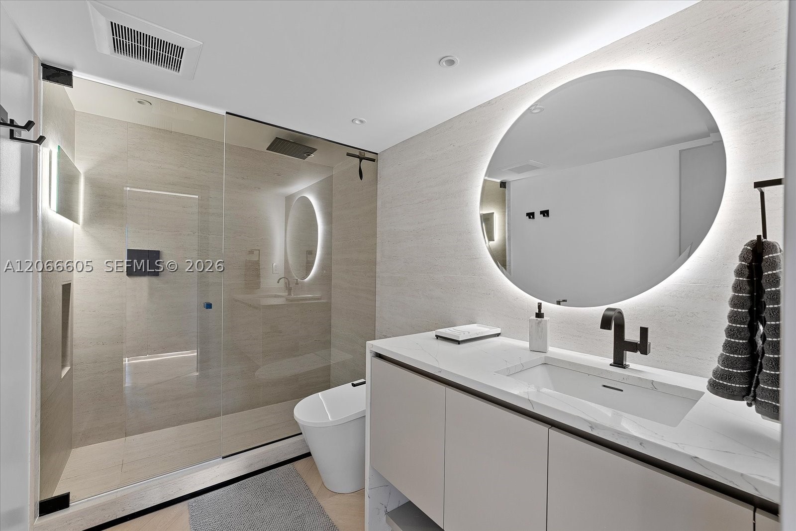 881 Ocean Dr #11H, Key Biscayne FL 33149