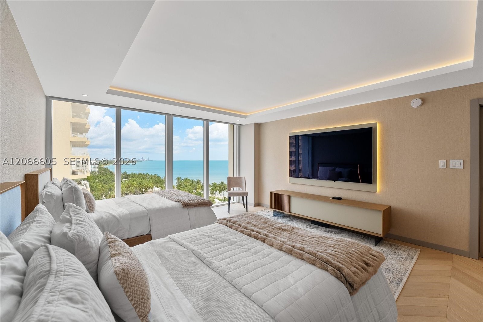 881 Ocean Dr #11H, Key Biscayne FL 33149