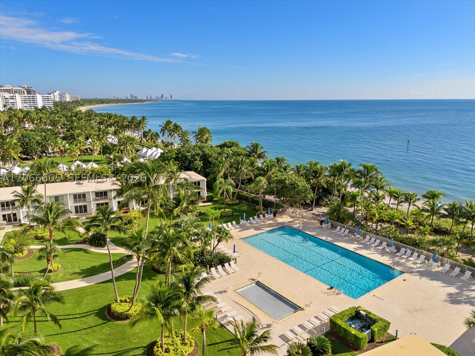 881 Ocean Dr #11H, Key Biscayne FL 33149