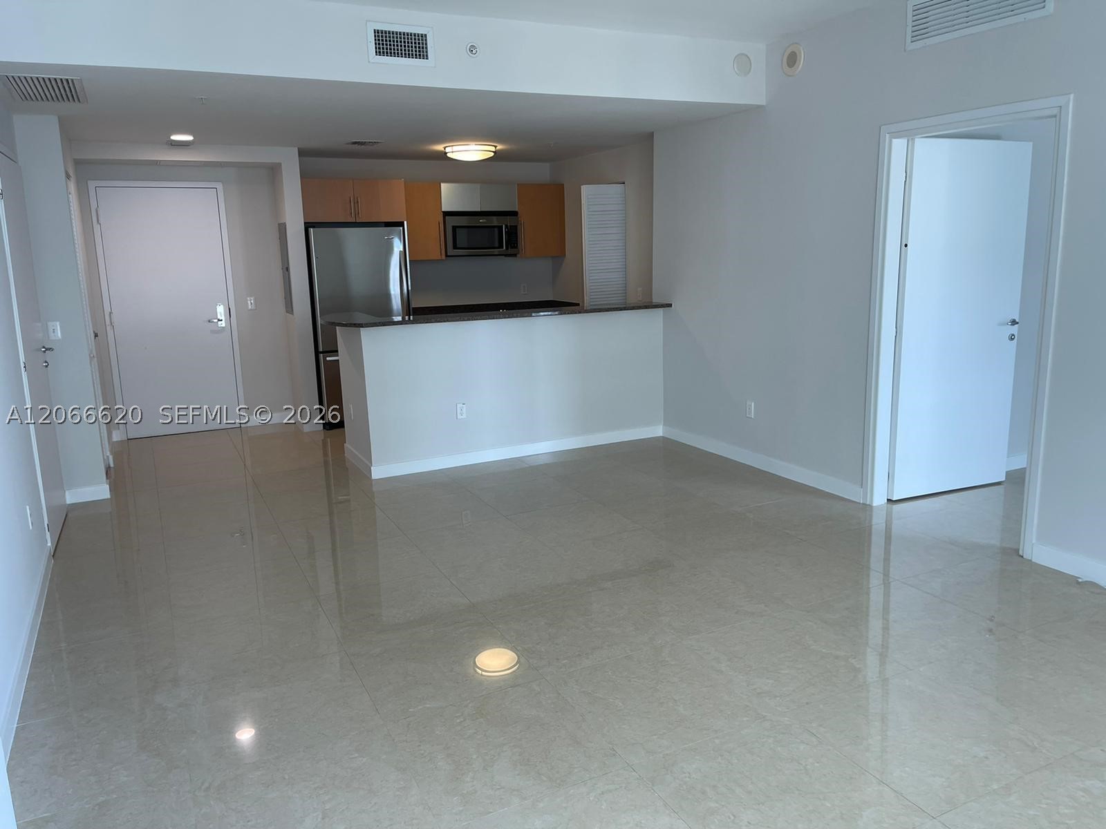 300 S Biscayne Blvd #T-2804, Miami FL 33131