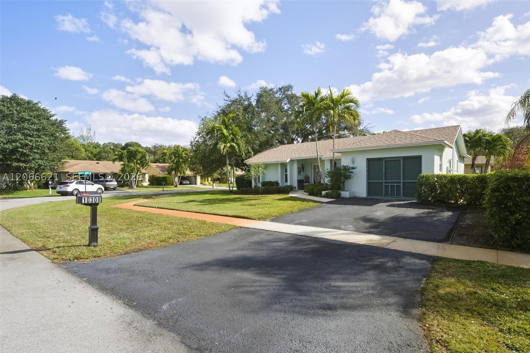 10308 Greenbriar Ct, Boca Raton FL 33498