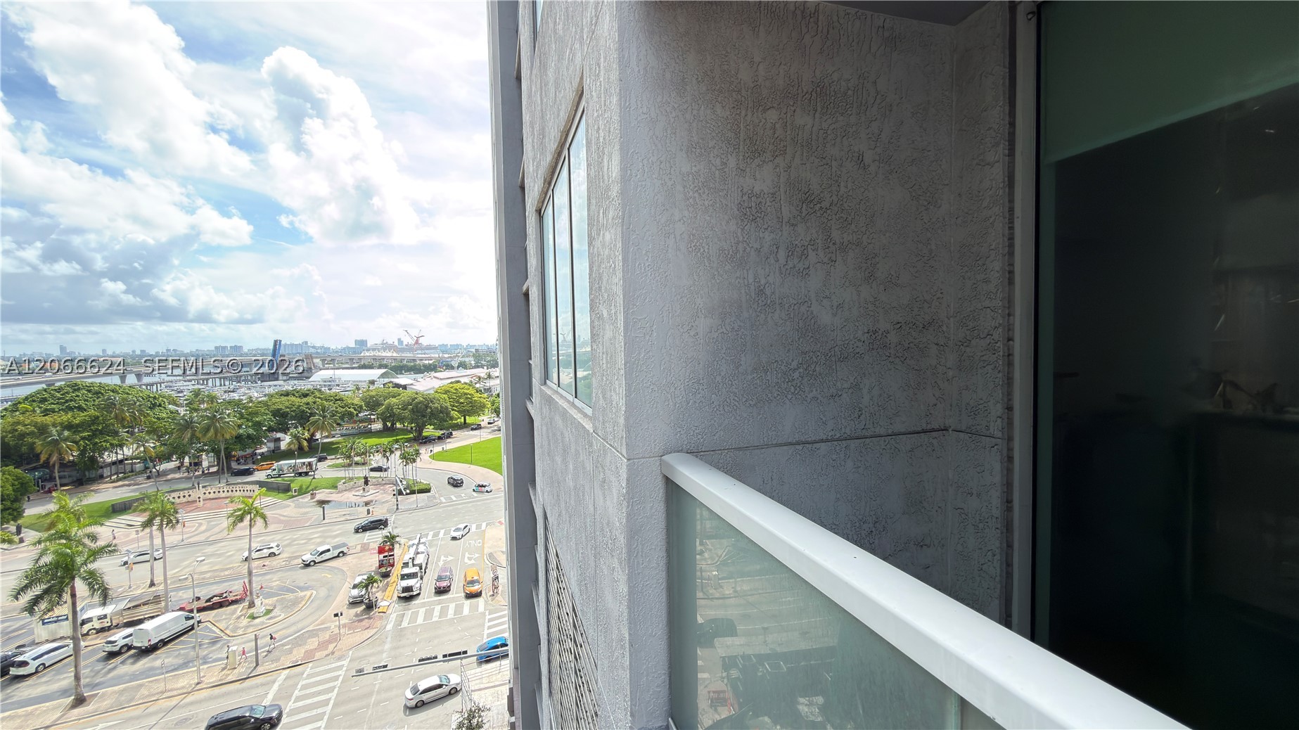 244 Biscayne Blvd #808, Miami FL 33132
