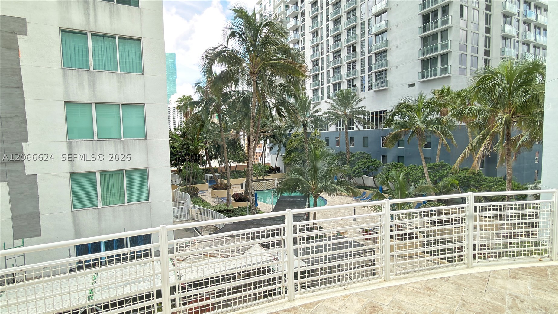 244 Biscayne Blvd #808, Miami FL 33132