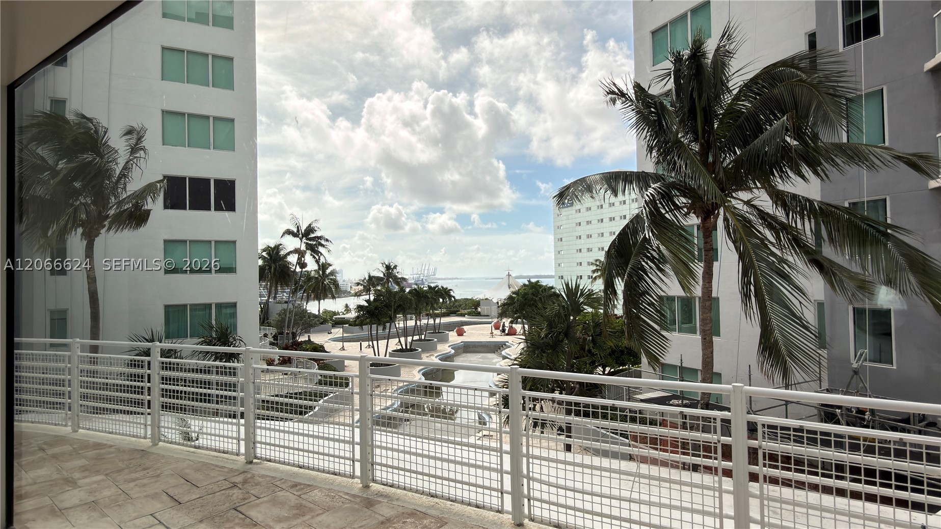 244 Biscayne Blvd #808, Miami FL 33132