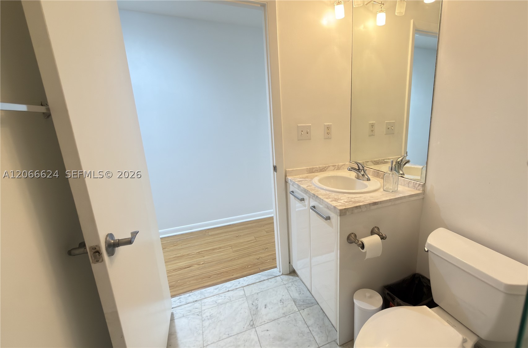 244 Biscayne Blvd #808, Miami FL 33132