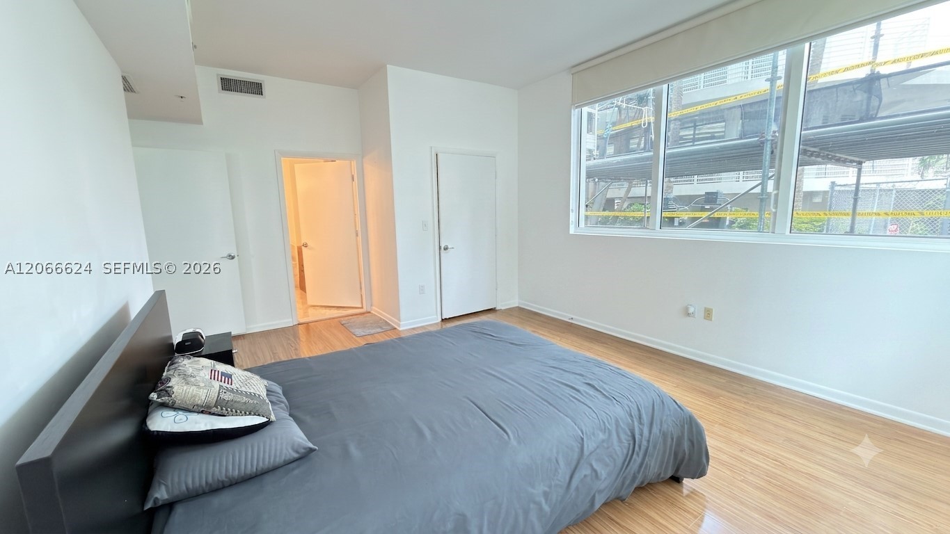 244 Biscayne Blvd #808, Miami FL 33132