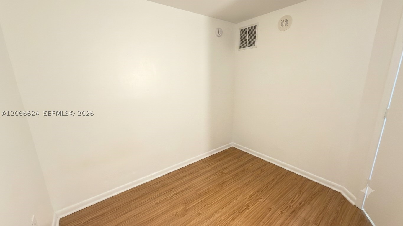 244 Biscayne Blvd #808, Miami FL 33132