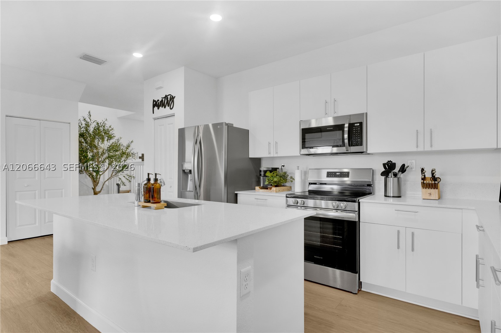 2444 SE 24th Ave, Homestead FL 33035