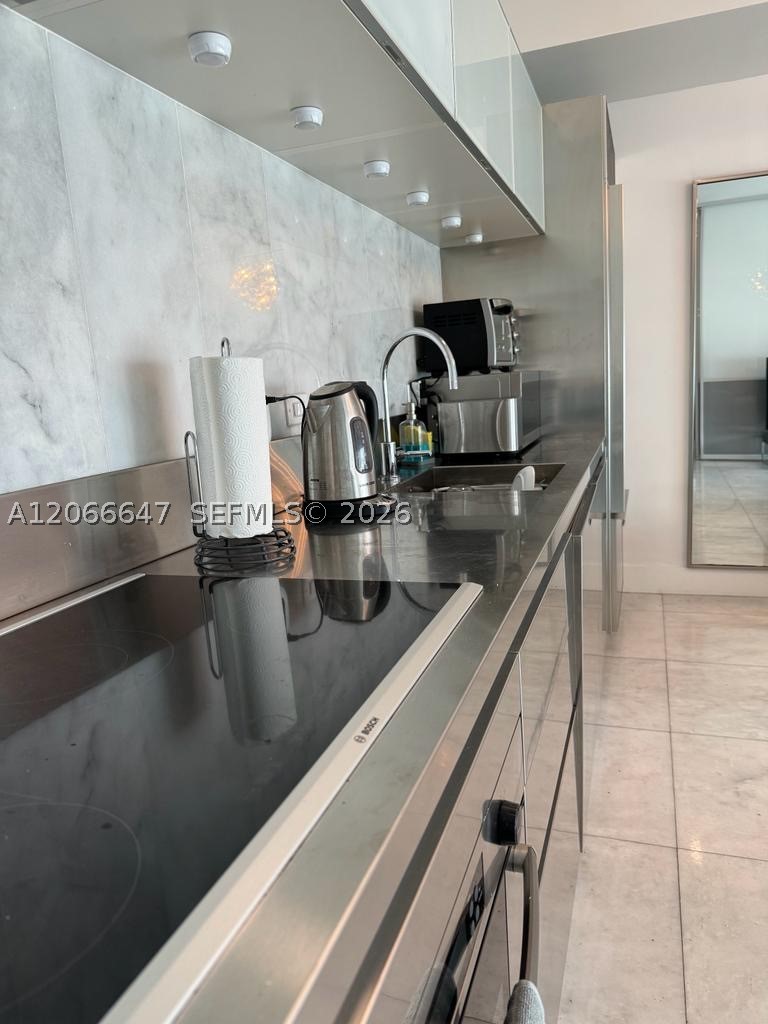 1040 Biscayne Blvd #1505, Miami FL 33132