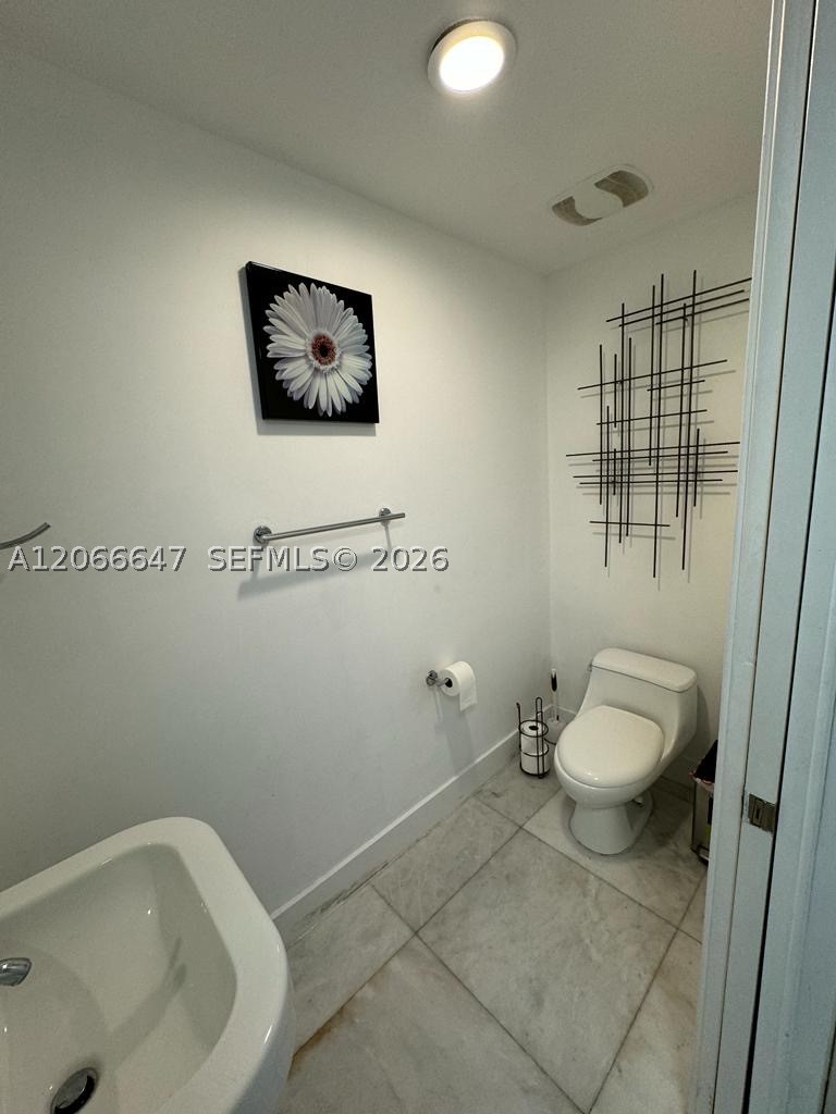 1040 Biscayne Blvd #1505, Miami FL 33132