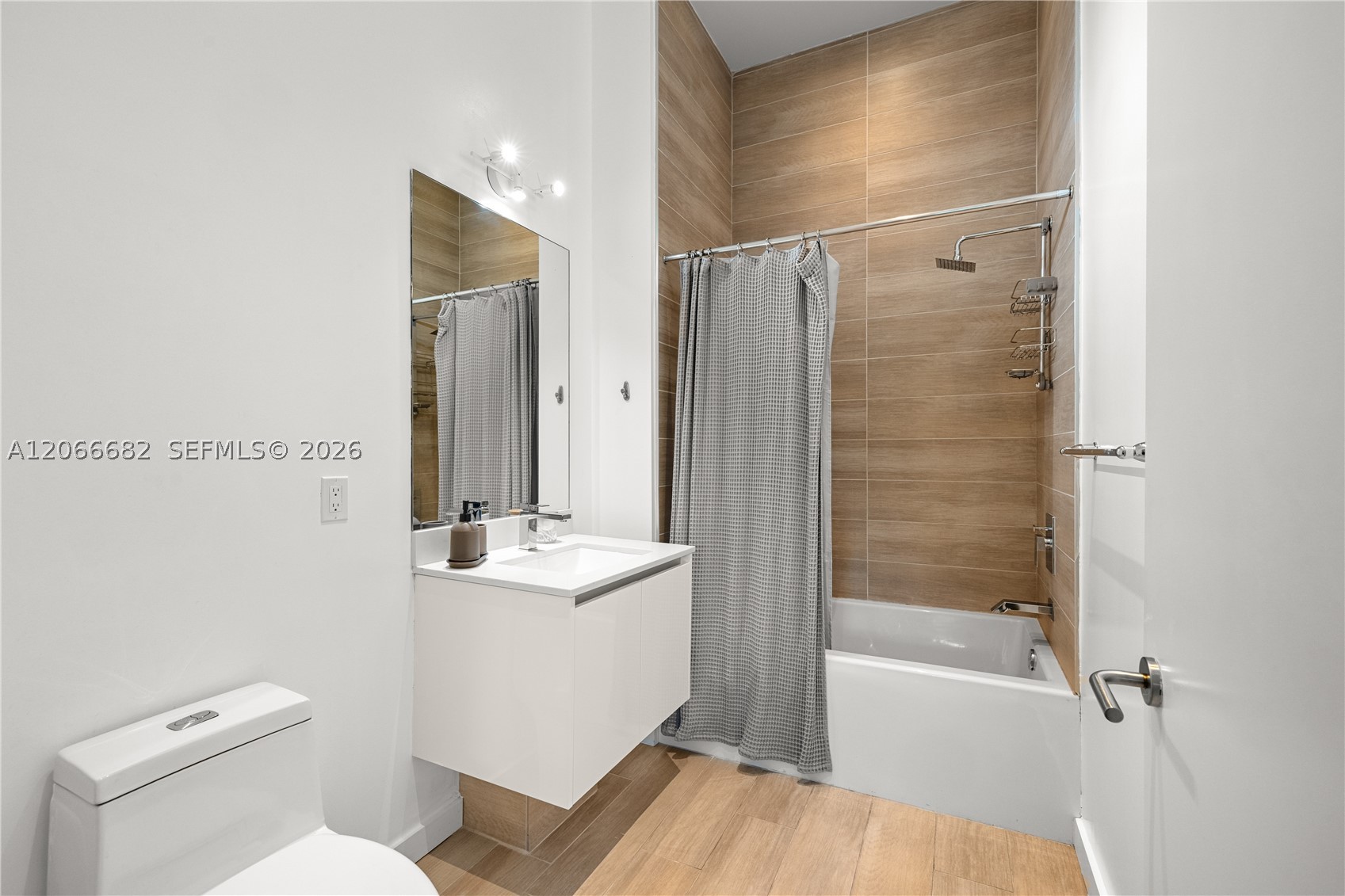1600 SW 1st Ave #307, Miami FL 33129