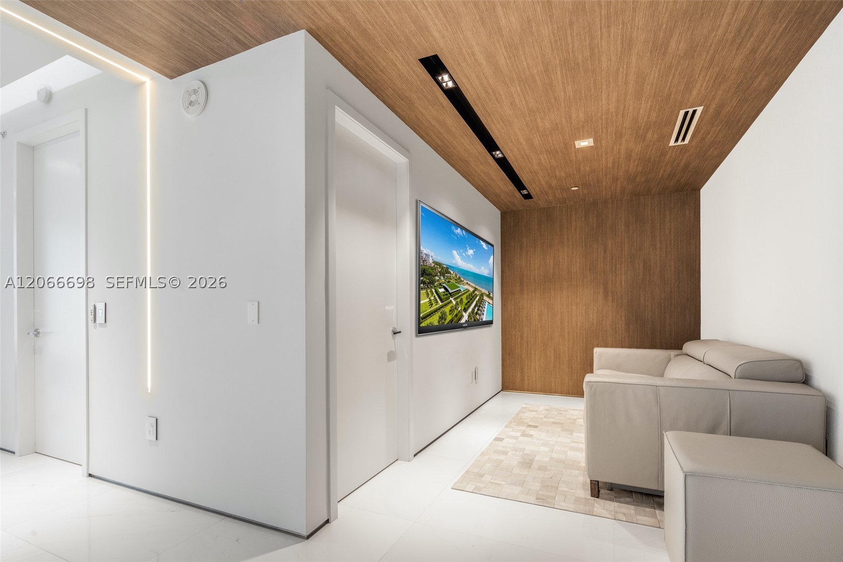 360 Ocean Dr #804S, Key Biscayne FL 33149