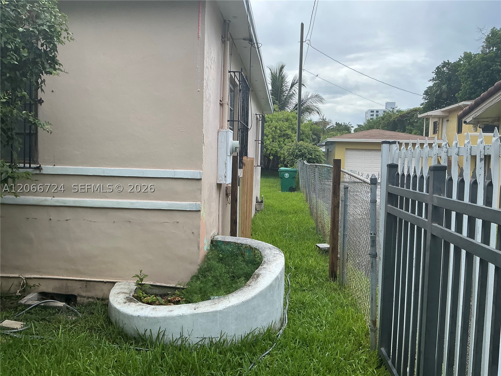 1855 NW 32nd St, Miami FL 33142