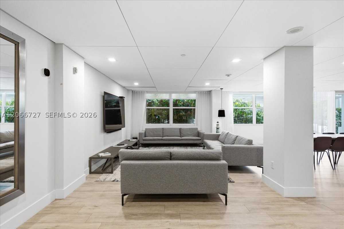 199 Ocean Lane Dr #1207, Key Biscayne FL 33149