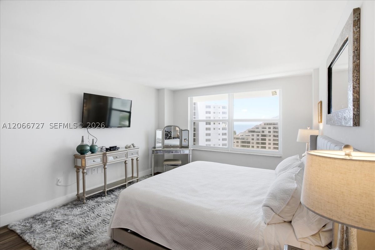 199 Ocean Lane Dr #1207, Key Biscayne FL 33149