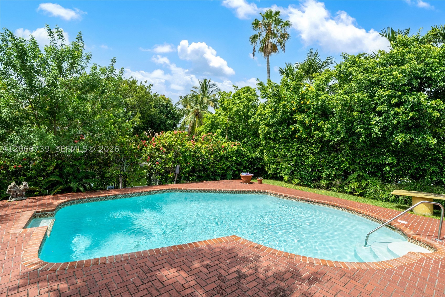 1860 Cleveland Rd, Miami Beach FL 33141