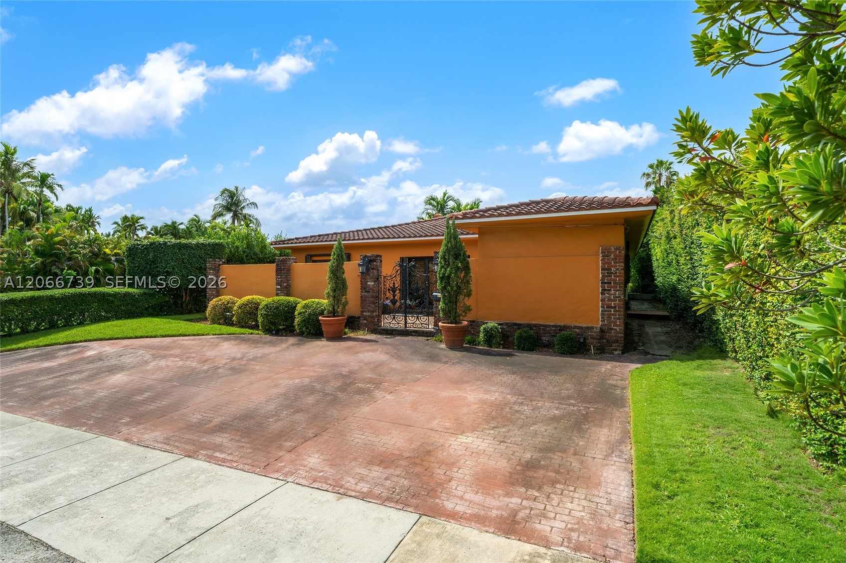 1860 Cleveland Rd, Miami Beach FL 33141