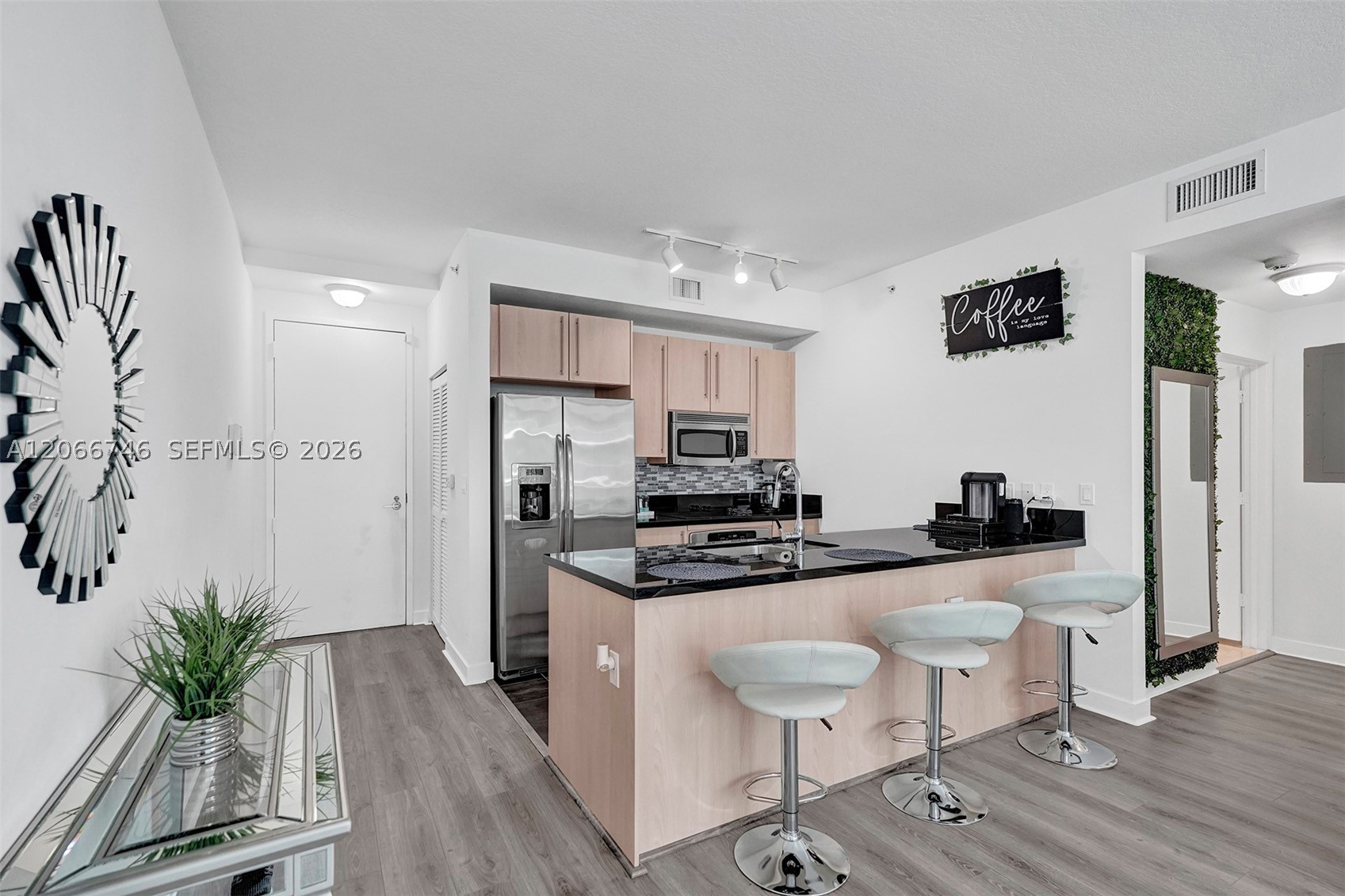 79 SW 12th St #3608-S, Miami FL 33130