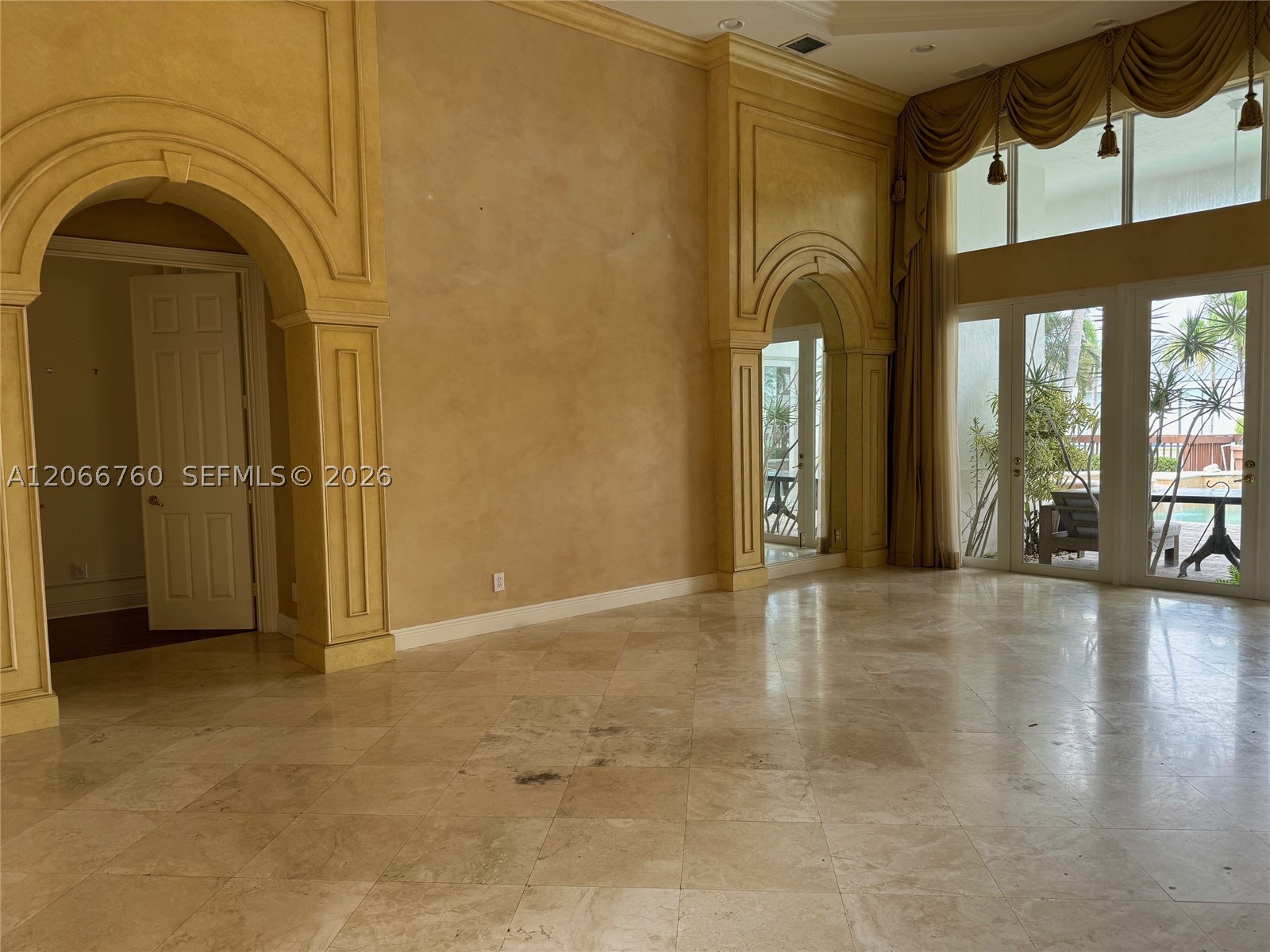 891 Captiva Dr, Hollywood FL 33019