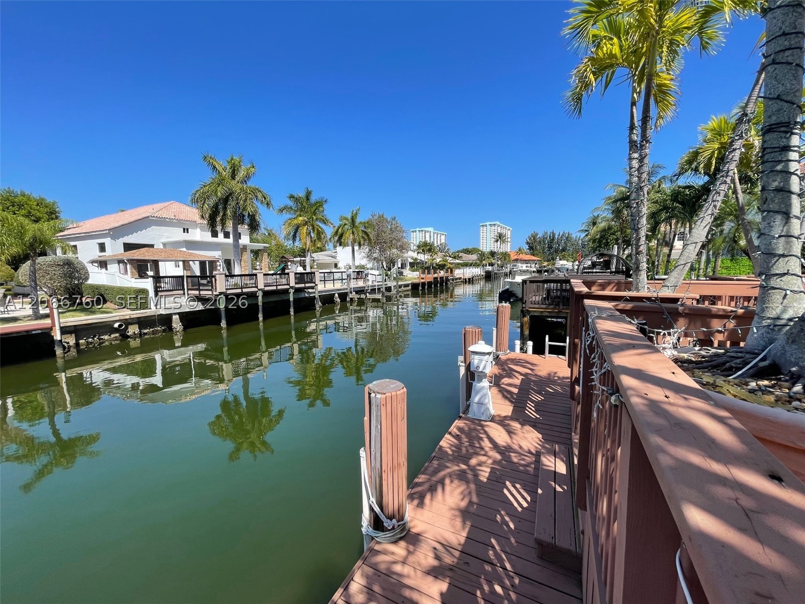 891 Captiva Dr, Hollywood FL 33019
