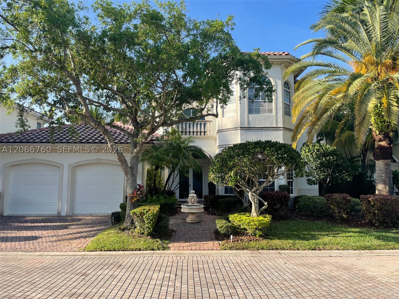 891 Captiva Dr, Hollywood FL 33019