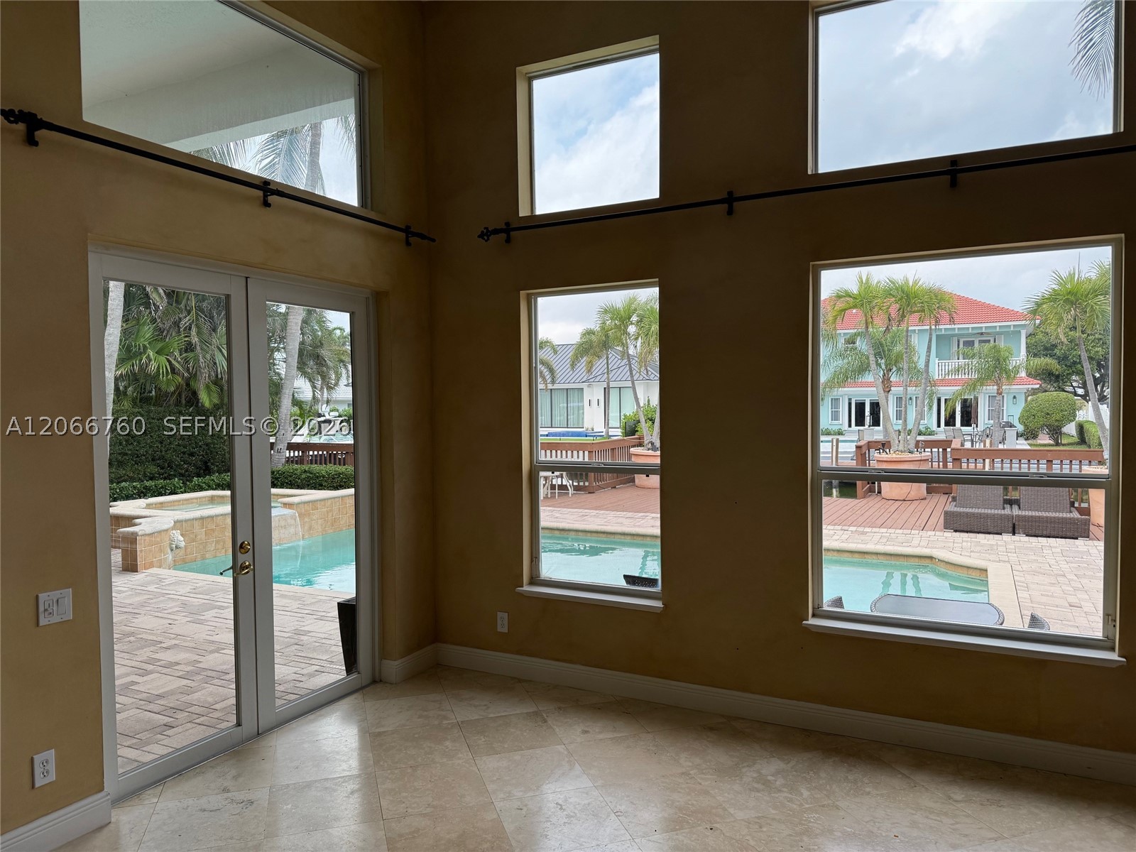 891 Captiva Dr, Hollywood FL 33019