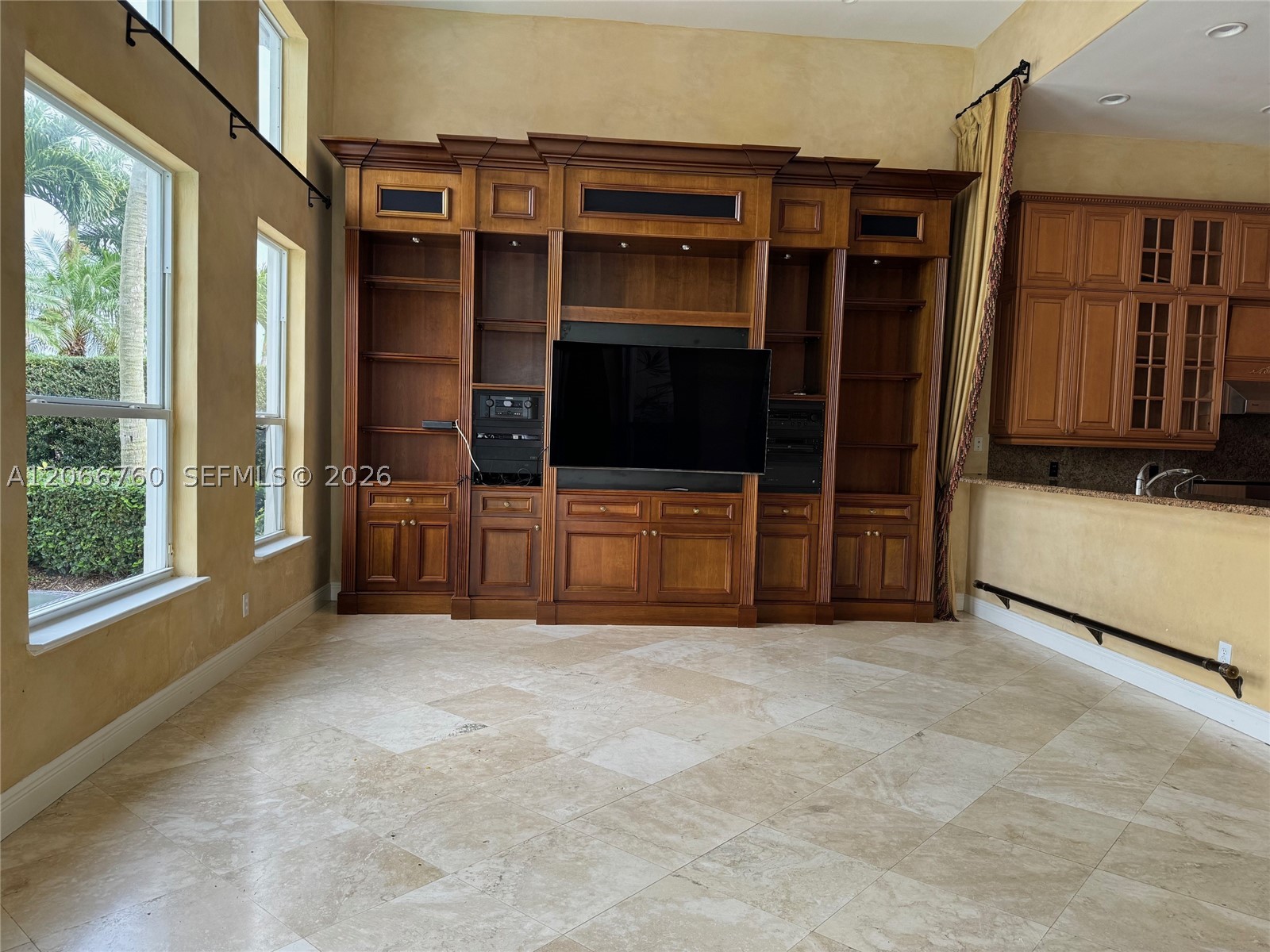 891 Captiva Dr, Hollywood FL 33019