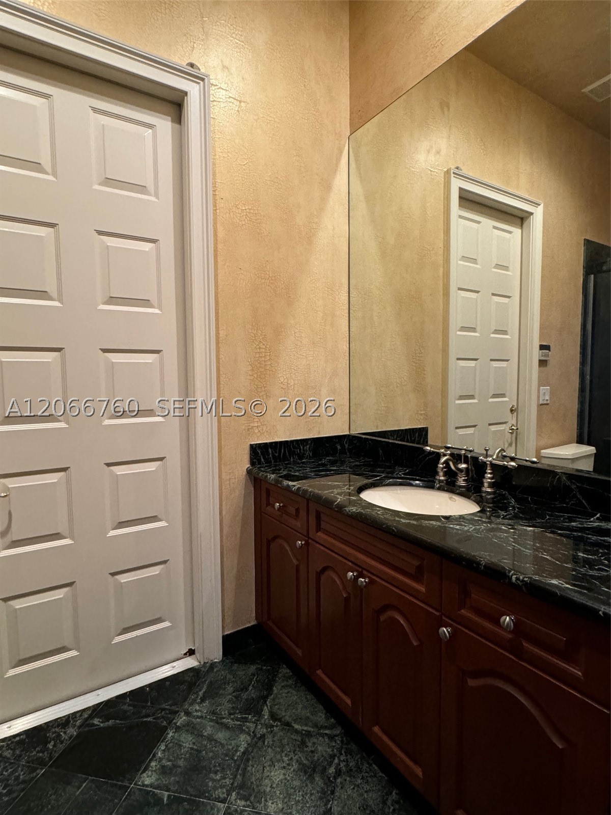 891 Captiva Dr, Hollywood FL 33019