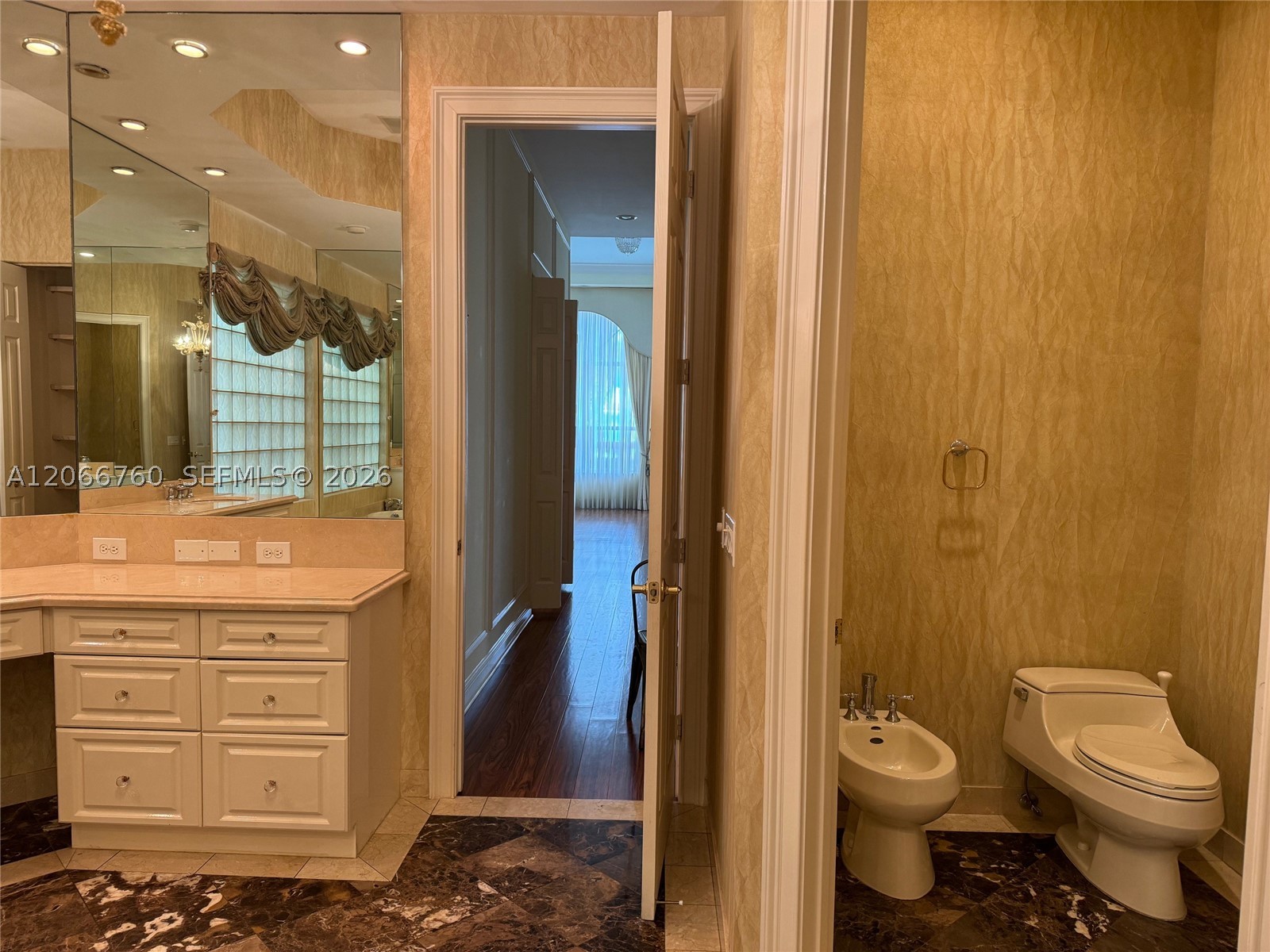 891 Captiva Dr, Hollywood FL 33019