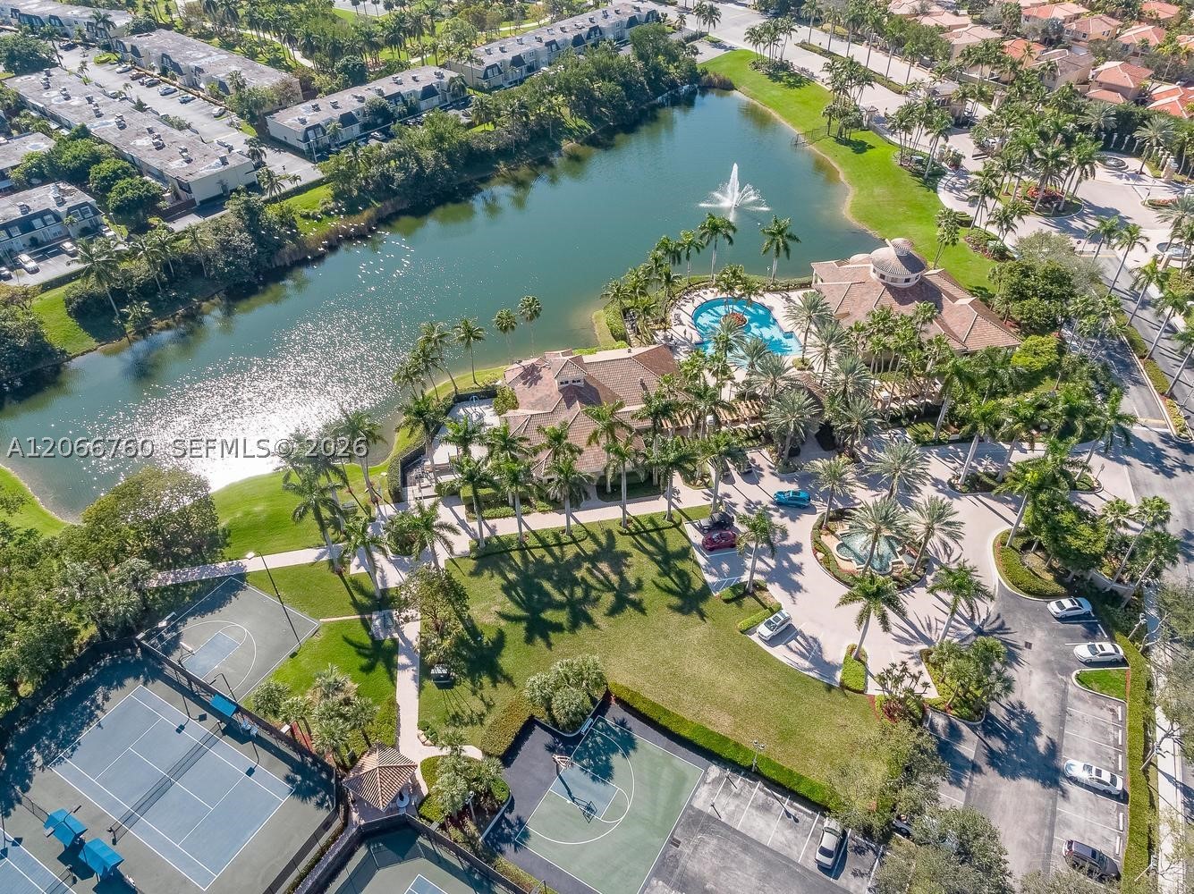 891 Captiva Dr, Hollywood FL 33019