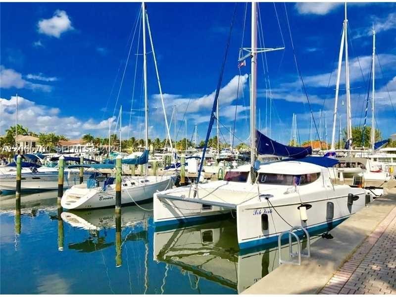 891 Captiva Dr, Hollywood FL 33019