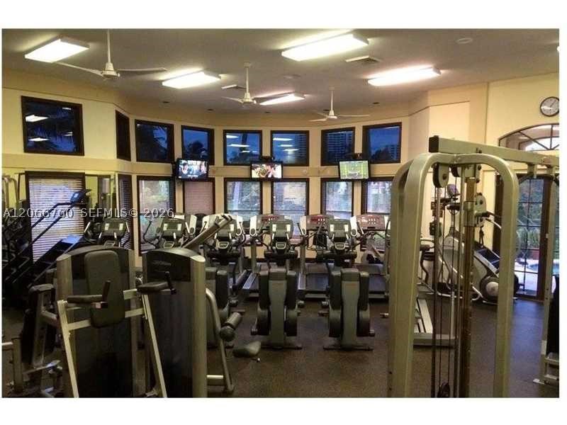 891 Captiva Dr, Hollywood FL 33019