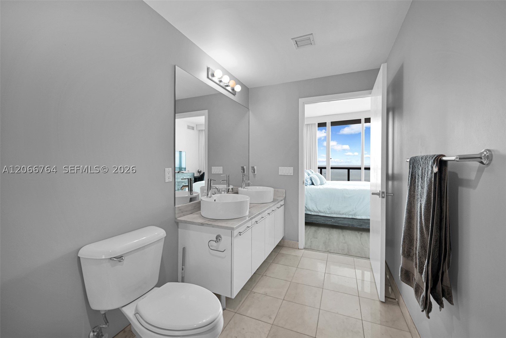 Miami FL 33132 - A12066764