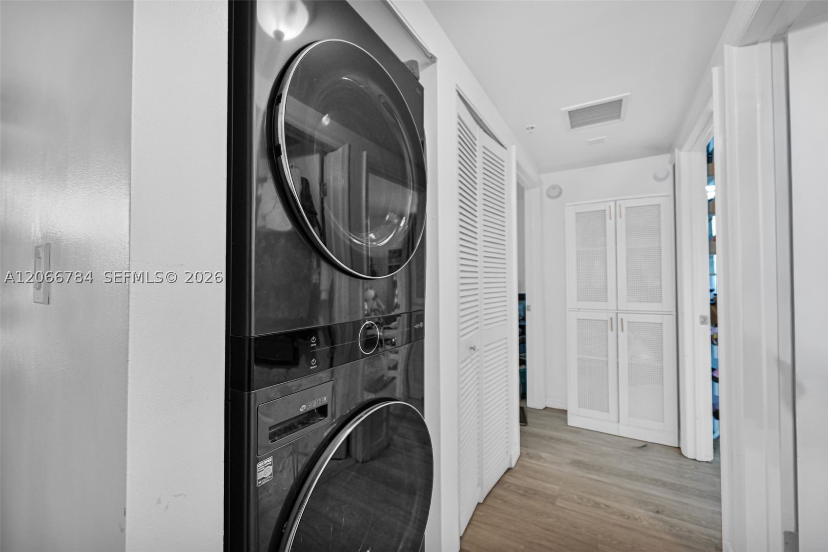 900 SW 8th St #908, Miami FL 33130