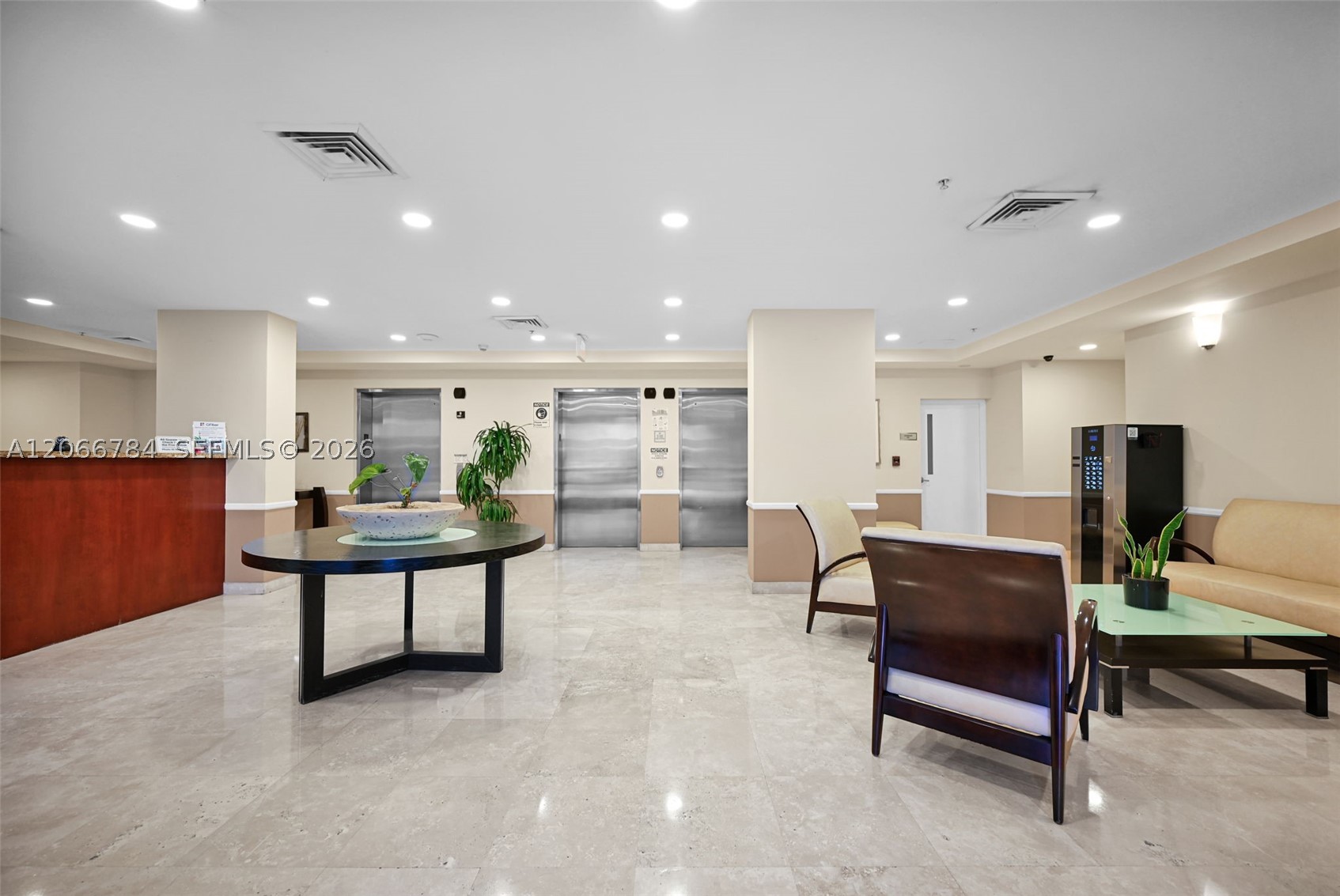 900 SW 8th St #908, Miami FL 33130