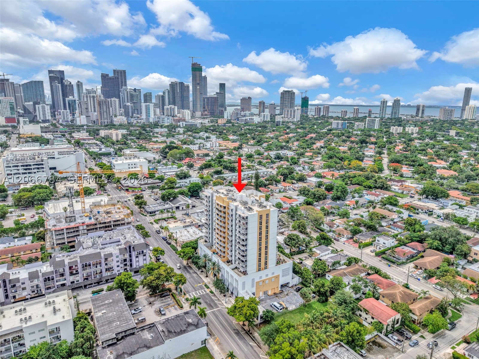 900 SW 8th St #908, Miami FL 33130
